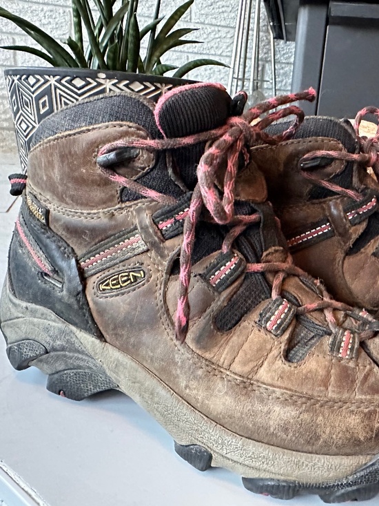 Keen Shoes - Women's Keen Targhee II Mid Waterproof Hiking Boots - Size 7